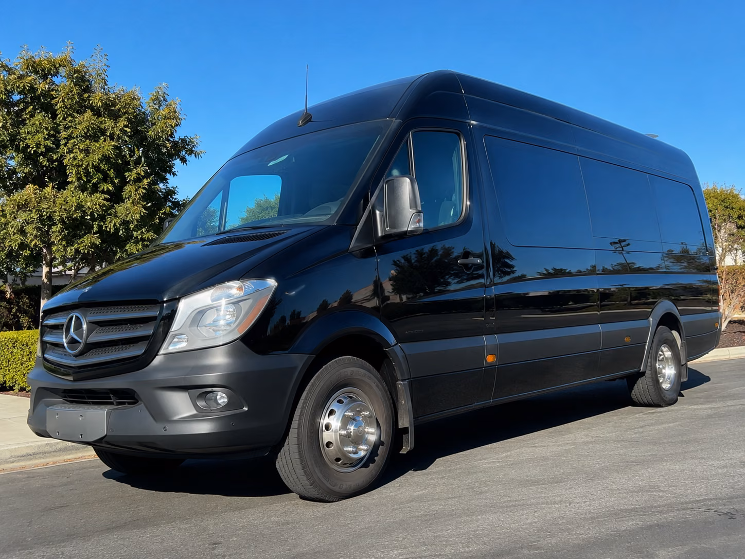 chattanooga 18 passenger sprinter van
