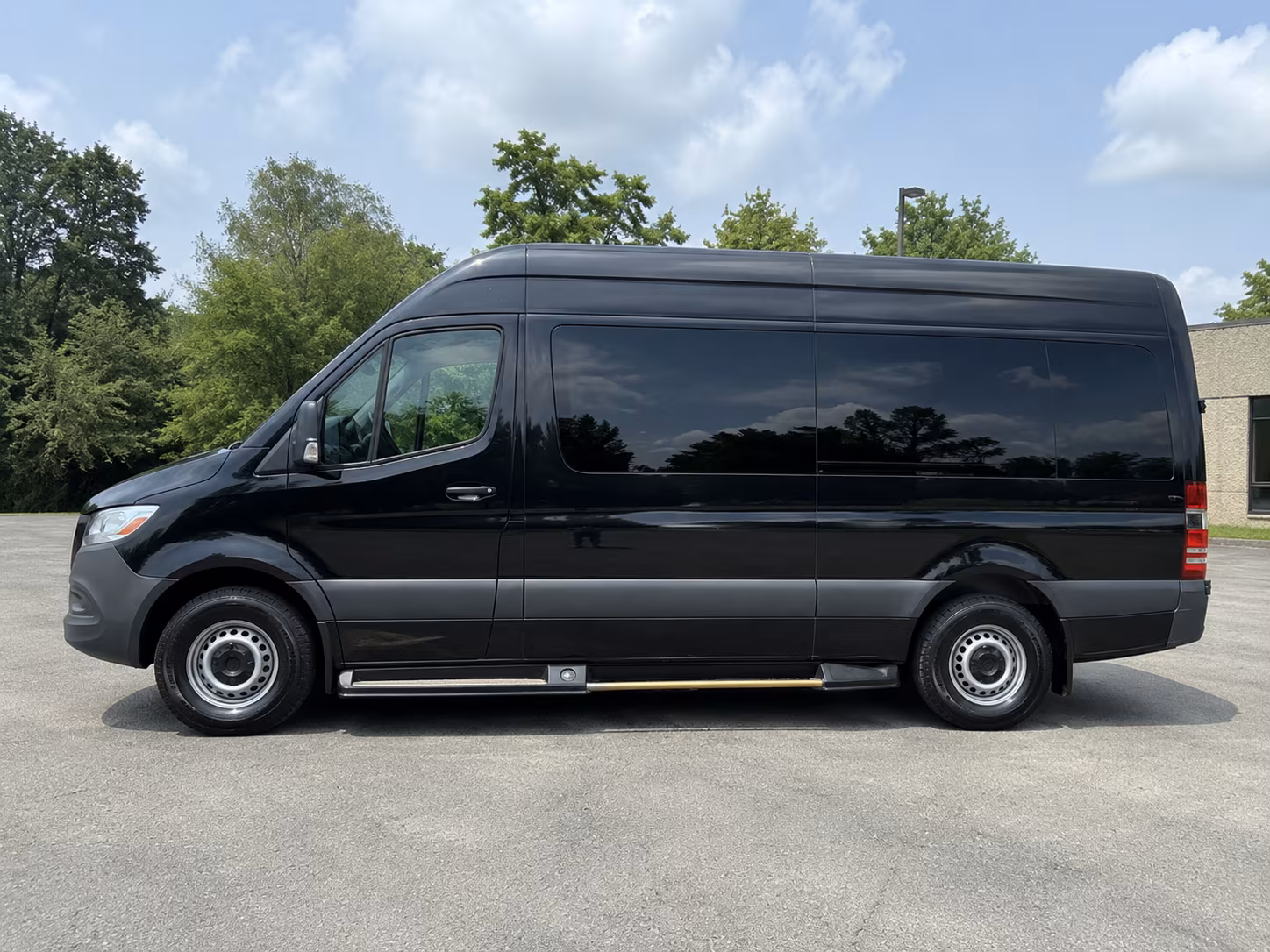 chattanooga 20 passenger sprinter van