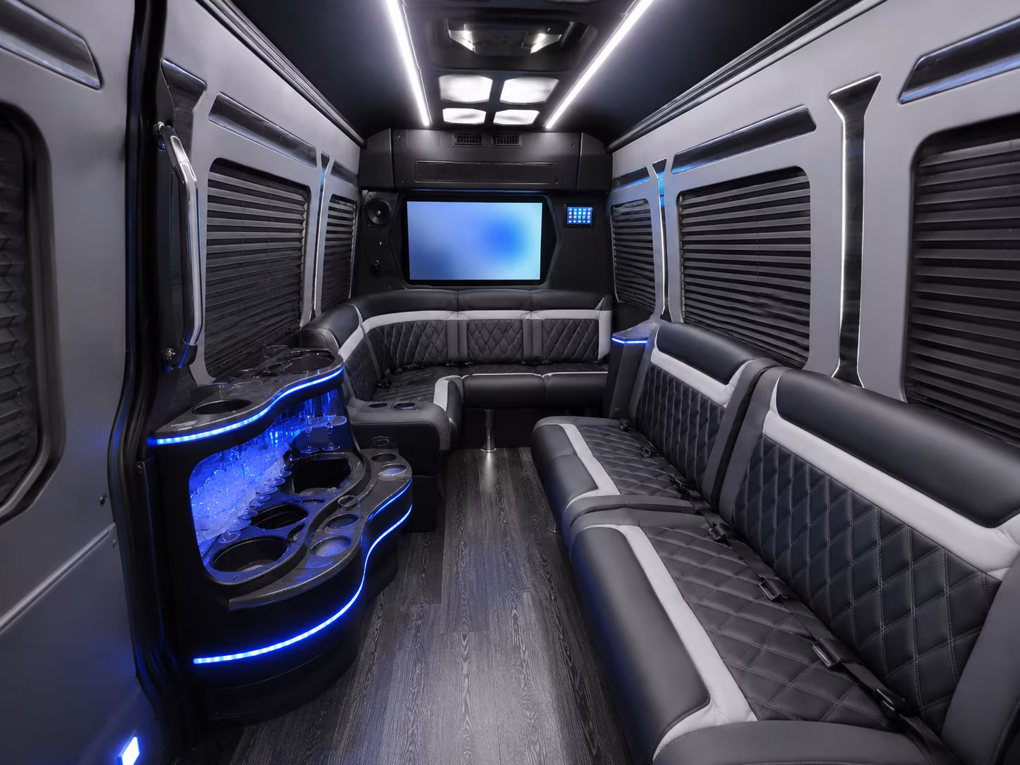 find the perfect transportation for your next airport transfer 3